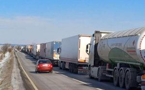  Camioanele blocate în Vama Siret au început să iasă din țară