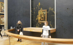 Vandalism la Luvru - Tabloul Mona Lisei, stropit cu supă